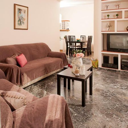 Ferienwohnung Relaxing Appt. Into The Heart Of Historical Center Kalamata Exterior foto
